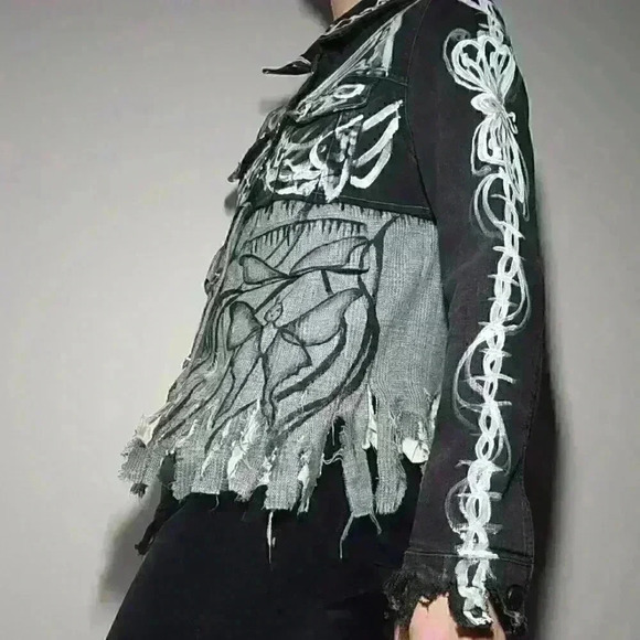 One-of-a-kind handmade  grunge / punk shredded butterfly painted denim jacket - Picture 5 of 16